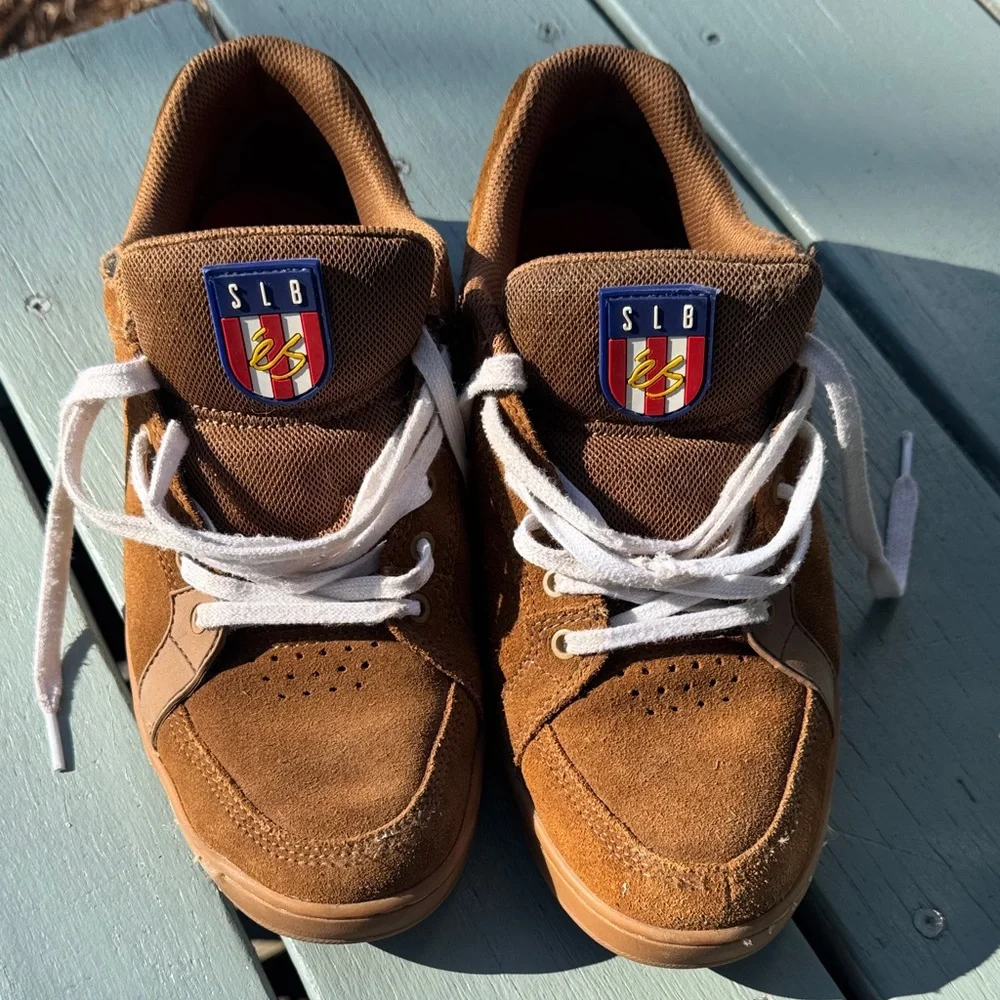 éS Brown Suede Sneakers - Picture 7 of 7